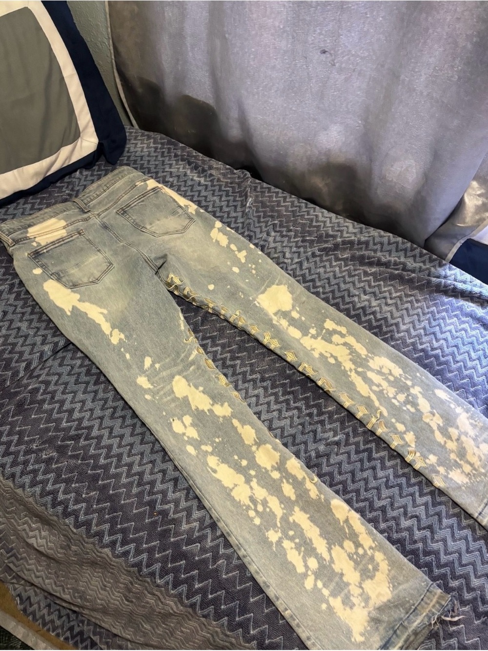 Men's Light Blue Paint-Splatter Jeans